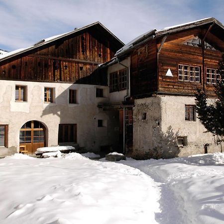 ซานตา-มาเรีย ยูธ โฮสเทล Santa Maria Val Muestair ภายนอก รูปภาพ