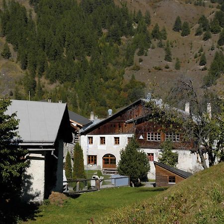 ซานตา-มาเรีย ยูธ โฮสเทล Santa Maria Val Muestair ภายนอก รูปภาพ